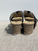 Lataa kuva Galleria-katseluun, Rieker kiilapohjasandaali musta