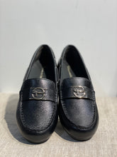 Lataa kuva Galleria-katseluun, Tamaris Musta Loafer